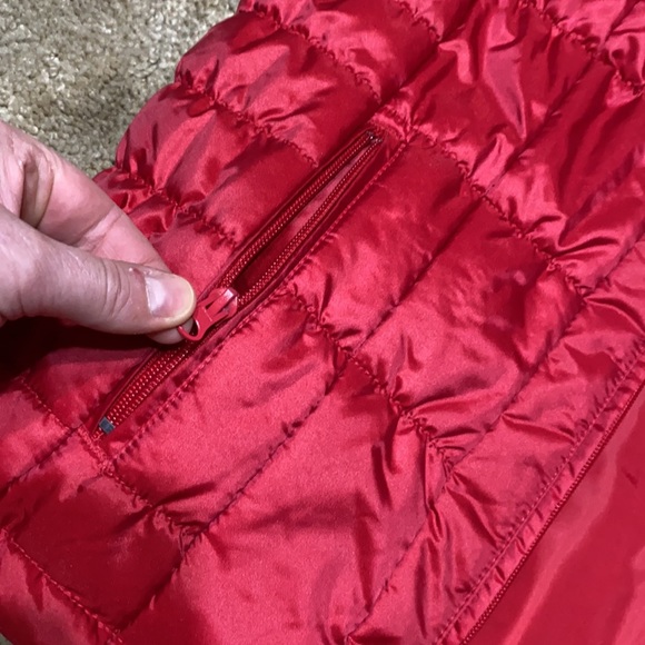 LN women’s New York & Company red quilted vest size Medium - Picture 2 of 6